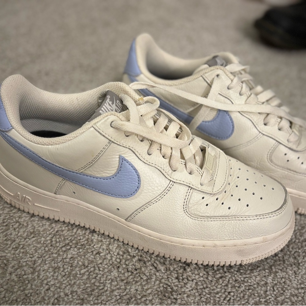 Nike Air Force 1 in Cream and Light Blue
